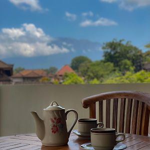 Mantra Guesthouse Sidemen